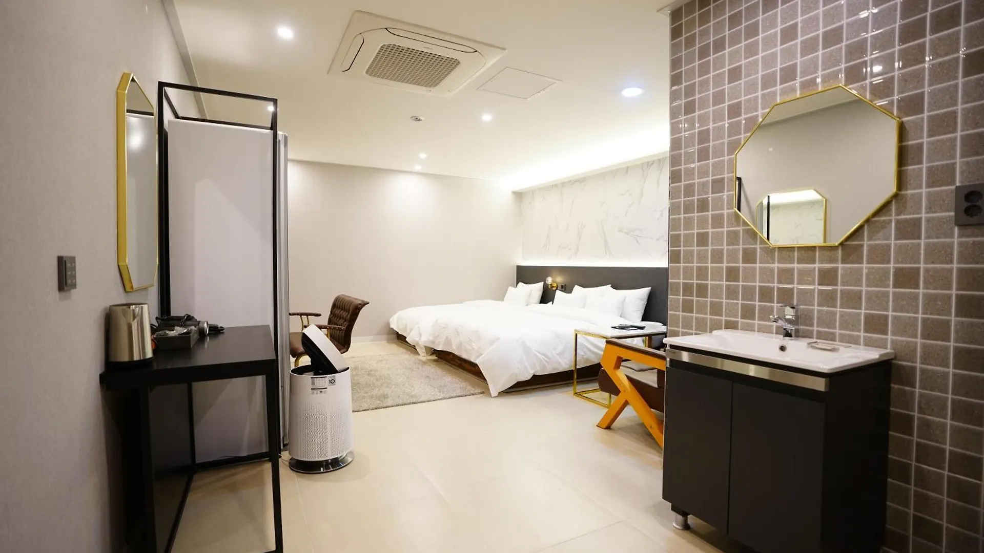 Dongdaemun Saturn Hotel ソウル特別市 3*,  韓国